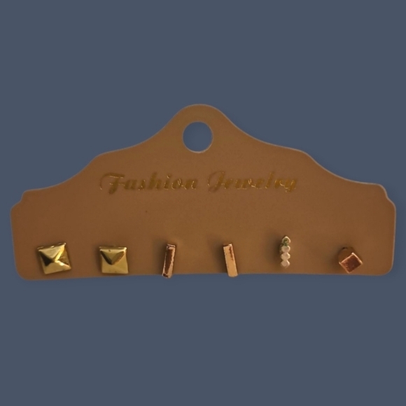 3/$30 Set of Two Pair and Two Single Goldtone and Copper Stud Earring Set - Picture 1 of 4